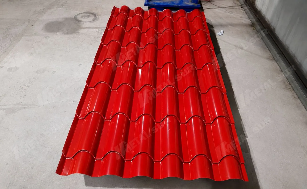 Perfil de Teja Española de Aluzinc en rojo intenso